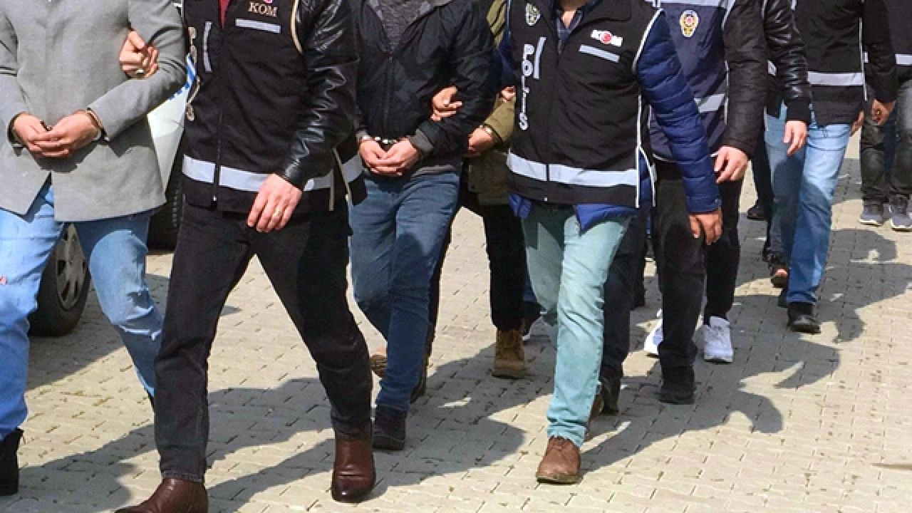 Sosyal medyada "Avrupa" tuzağı: Göçmenleri TIR parkında gasbettiler