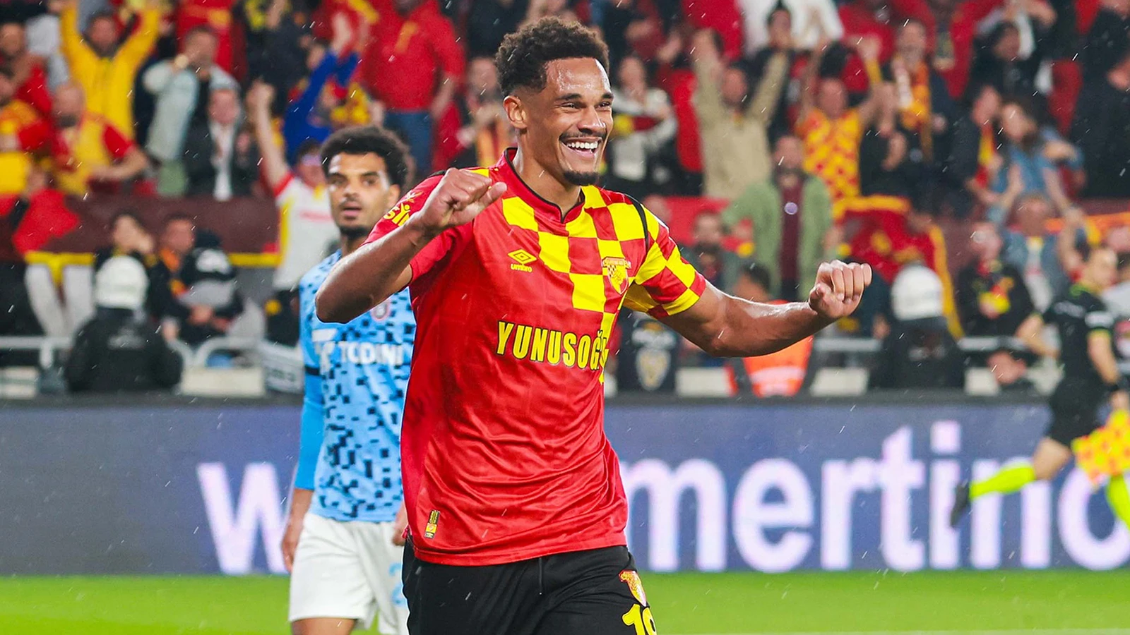 Göztepe'yi Emersonn heyecanı sardı