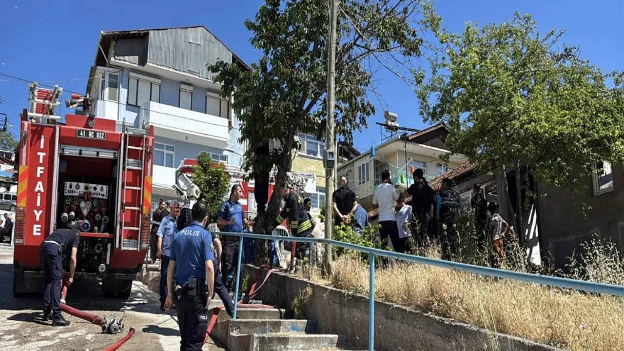 İzmit'te inanılmaz olay: Yaşadığı evi yakıp kayıplara karıştı