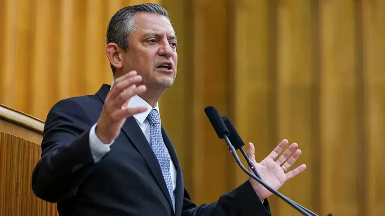 Son dakika... CHP'de grup toplantısını yarın Özgür Özel yapacak