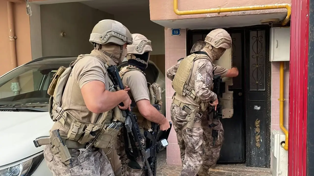 Emniyet ve MİT FETÖ'ye nefes aldırılmadı! İstanbul'da son 12 ayda 609 operasyon düzenlendi