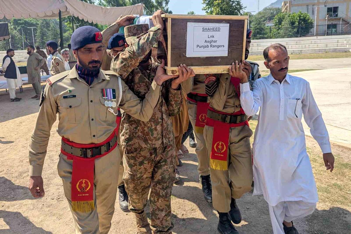 Pakistan'da düşen helikopterde 22 asker hayatını kaybetti