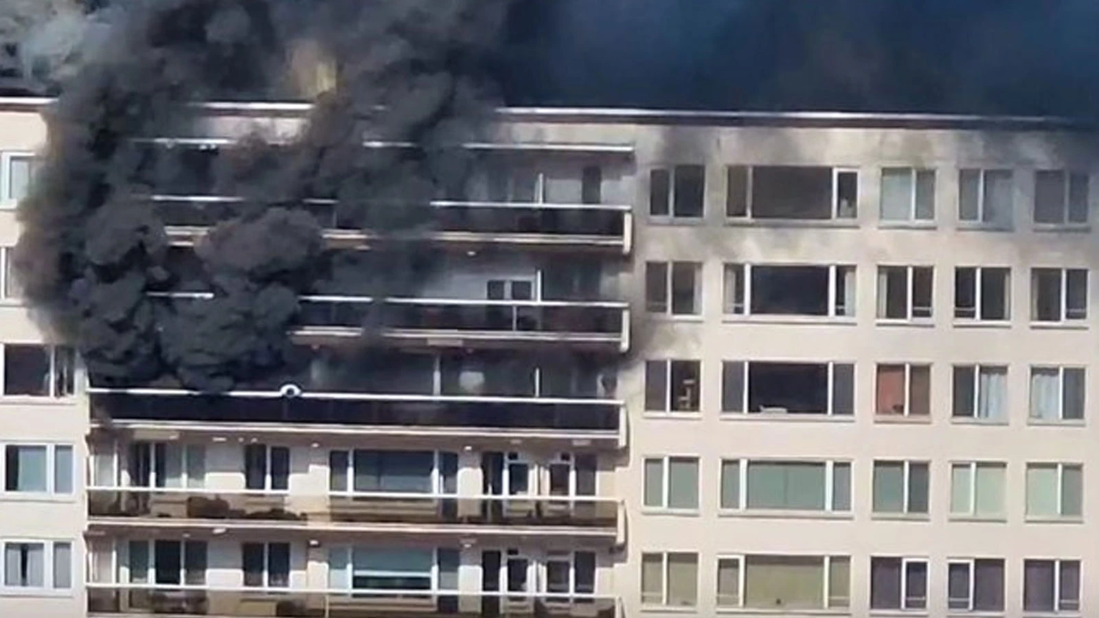 Belçika'nın Antwerp kentinde bina yangını: Çok sayıda ölü ve yaralı var