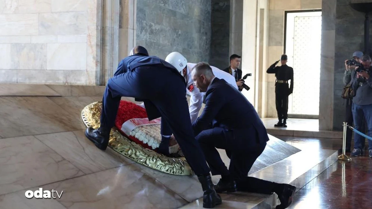 Polonya Cumhurbaşkanı Nawrocki Anıtkabir'i ziyaret etti