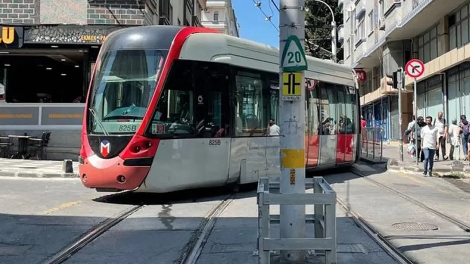 T1 Tramvay Seferleri Durdu mu? T1 Tramvay Hattı'nda Hangi Duraklar Kapalı? Metro İstanbul Duyurdu