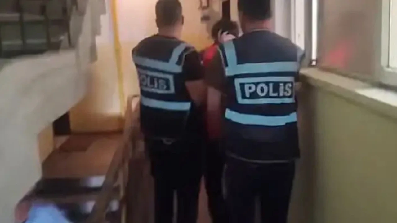Kesinleşmiş 23 yıl 8 ay cezası bulunan firari yakalandı