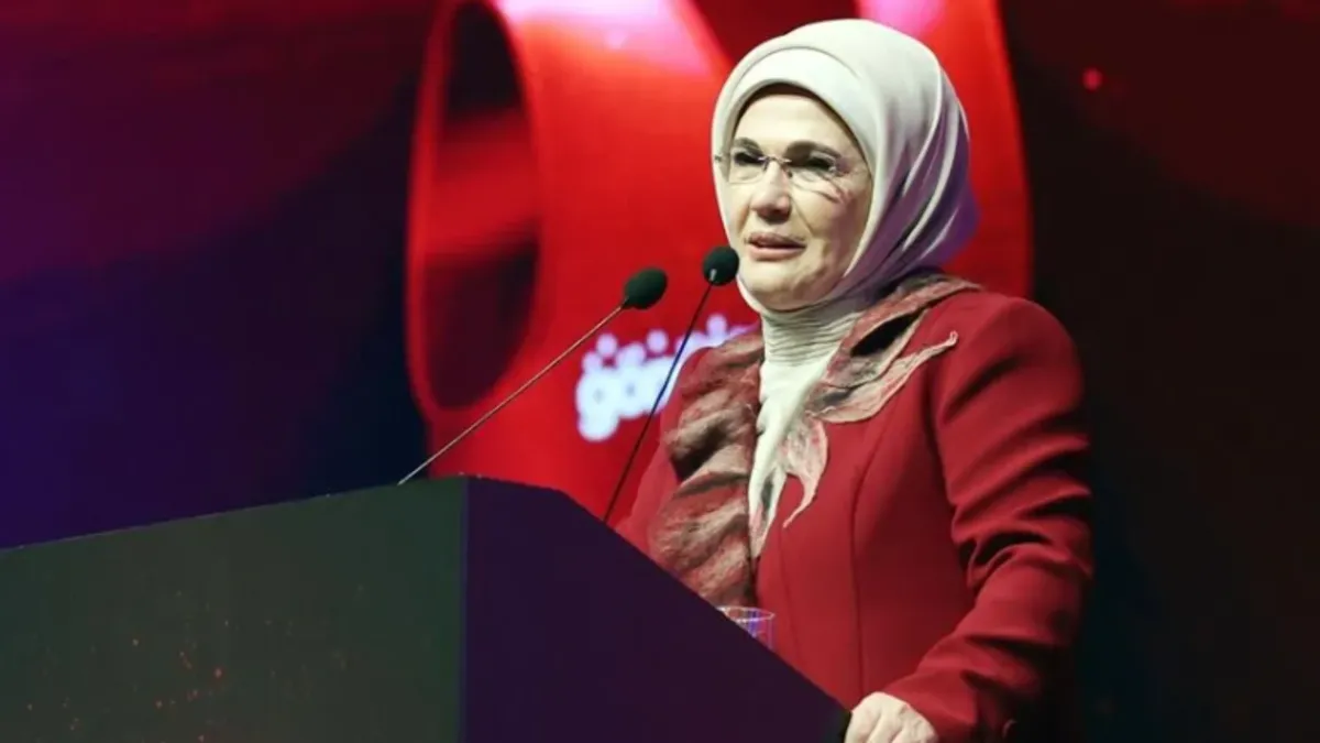 Emine Erdoğan'dan 'Koruyucu Aile' mesajı: Toplumumuzun en güzel dayanışma örneklerinden biri
