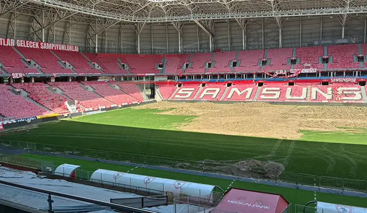Samsunspor'un stadının zeminine ısıtma ve soğutma tesisatı döşeniyor