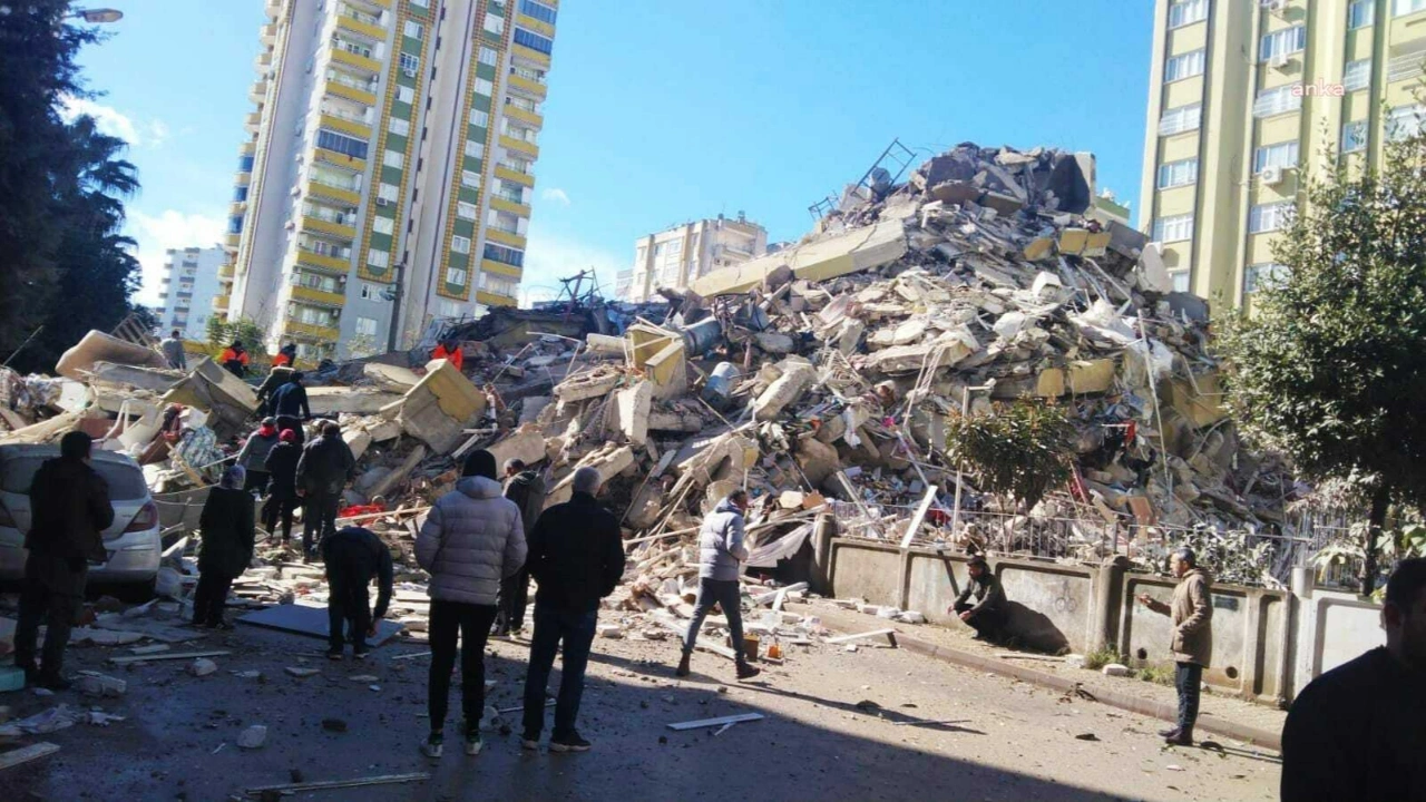 6 Şubat depremi davasında karar çıktı: 3 sanık için yakalama emri