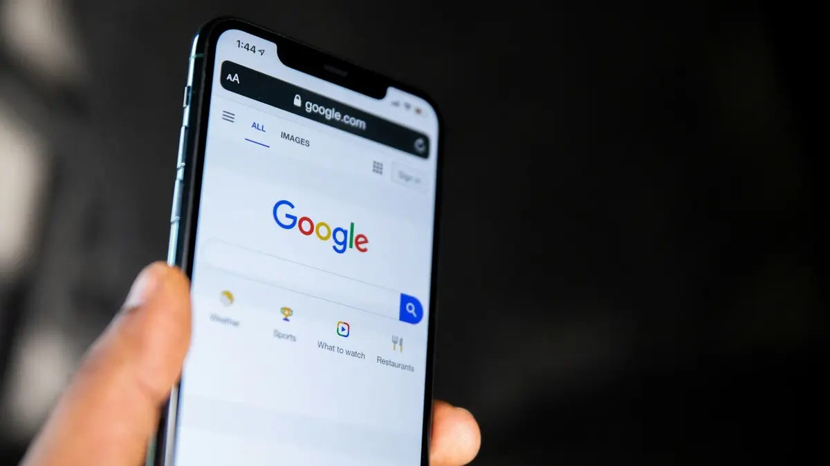 Google Fotoğraflar'a yapay zeka destekli 'gardırop' özelliği geliyor! Kendi fotoğraflarınızla kombin yapabileceksiniz