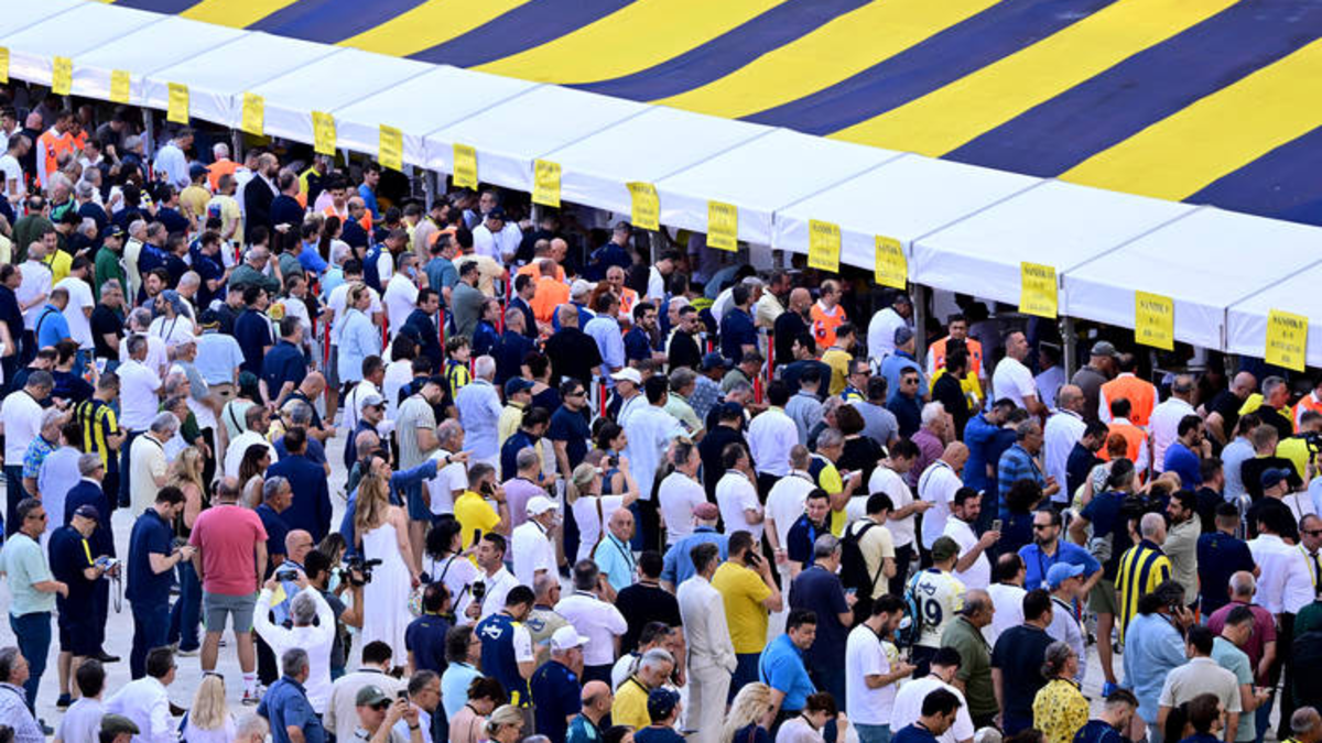 Fenerbahçe'de seçim maratonu başladı! Üyeler arasında tartışma çıktı