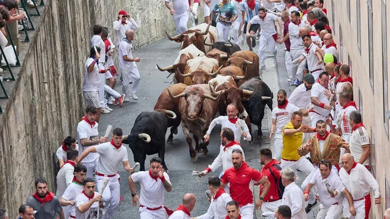 İspanya'da San Fermin Festivali'nde 70'ten fazla yaralı
