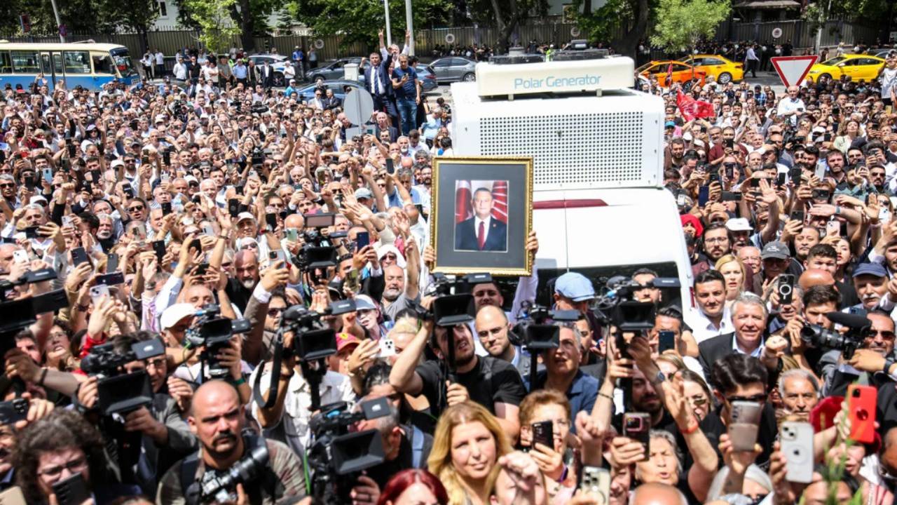 Meclis'te Özel konuştu: Burası seçilmişlerin yeridir