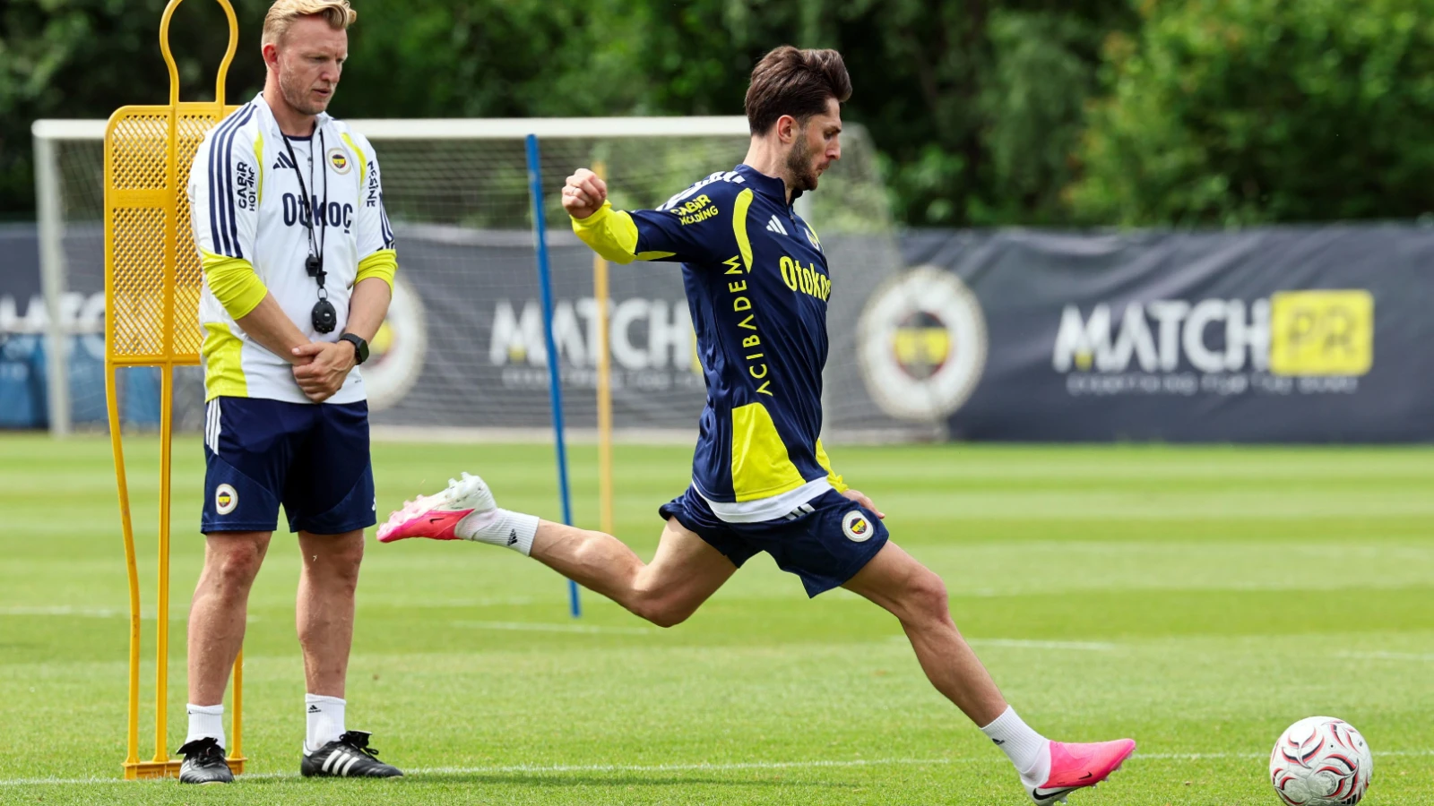 Fenerbahçe yeni sezon hazırlıklarını sürdürdü