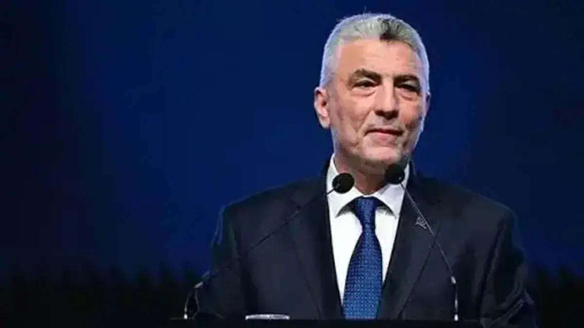 Bakan Bolat'tan vize mesajı!