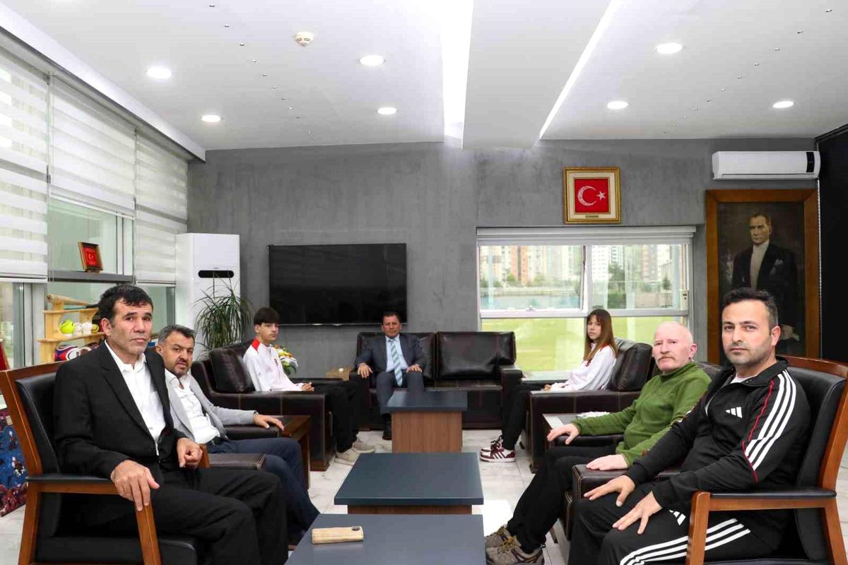 Şampiyon sporculardan Kabakcı'ya ziyaret