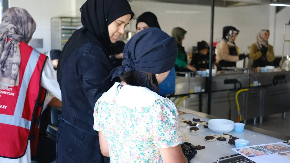 Koruyucu Aile ve Çocuk Derneği, 30 Haziran'ı kurabiye atölyesi ile kutladı