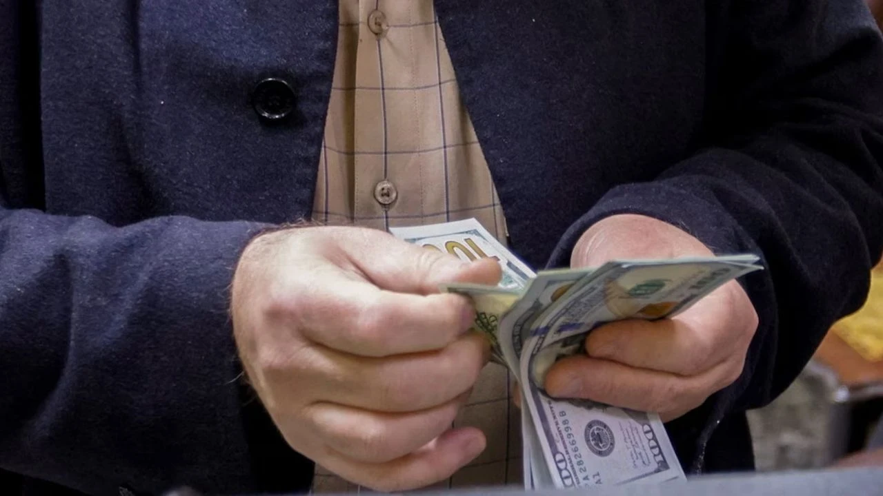Aylardır askıdaydı... ABD Irak'a nakit dolar sevkiyatını yeniden başlattı