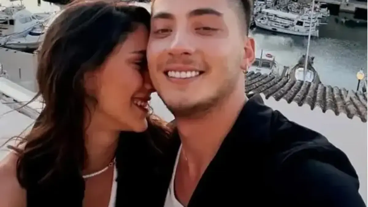 Atakan Özkaya ve Dilin Döğer’den Romantik Paylaşım: Aşklarını Sanal Medyada Haykırdılar