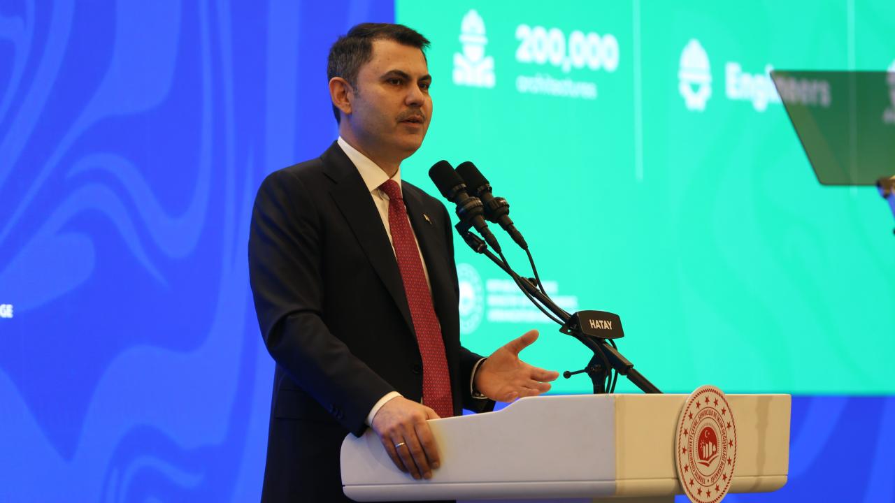 Bakan Kurum, Londra'da iş dünyası temsilcileriyle bir araya geldi