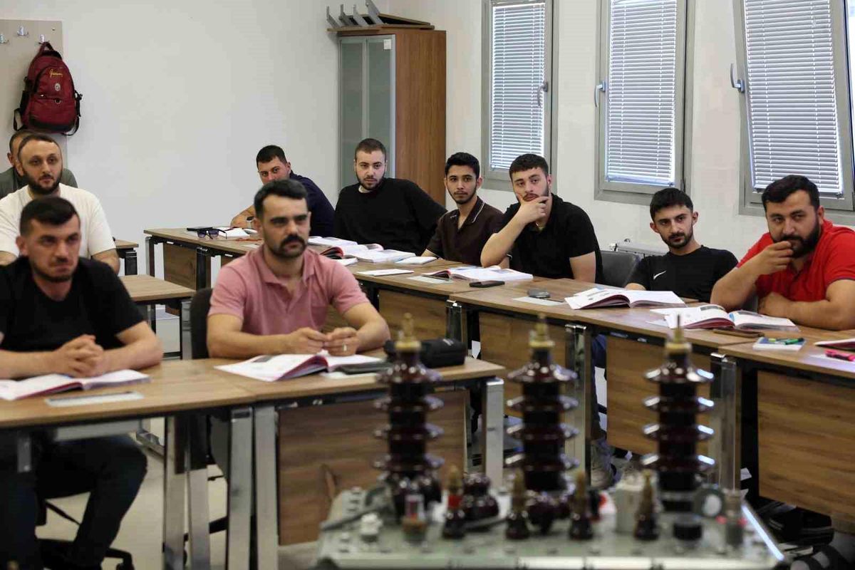 Türkiye'nin dört bir yanından gelen kursiyerler Erzincan'da eğitim alıyor