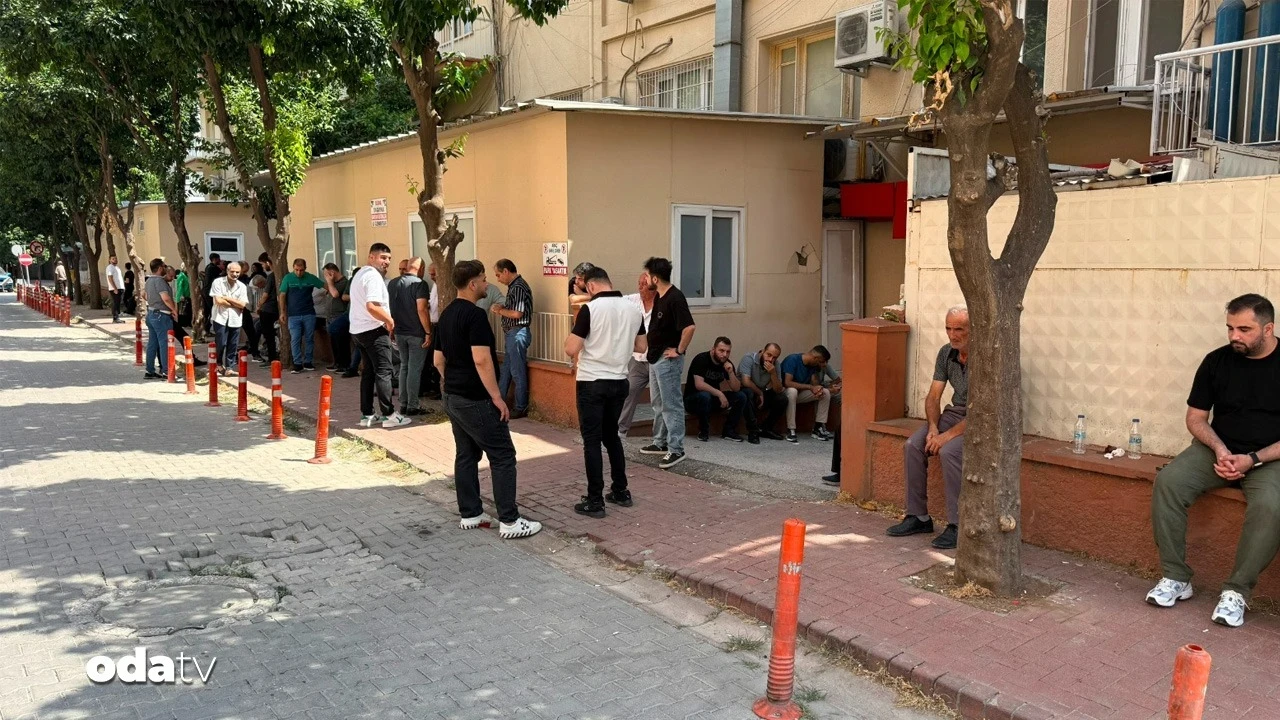 Boşanmak istediği eşi tarafından uykusunda kızının yanında öldürüldü