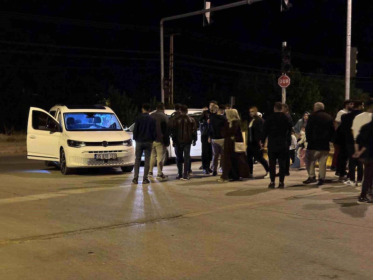 Hasköy'de iki otomobil çarpıştı: Yaralanan olmadı