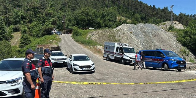 Bolu'da maden göcüğünde 12 saat geride kaldı