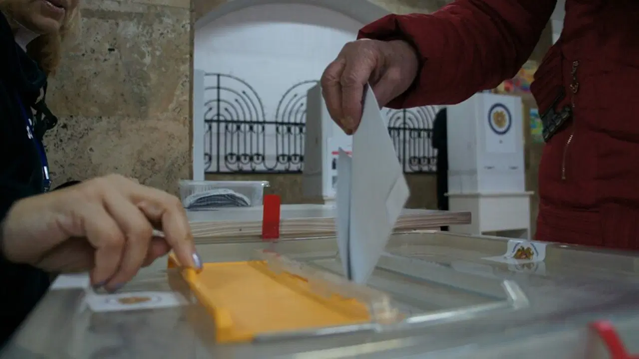 Ermenistan'da oy verme işlemi sona erdi: Katılım oranı yüzde 48.92
