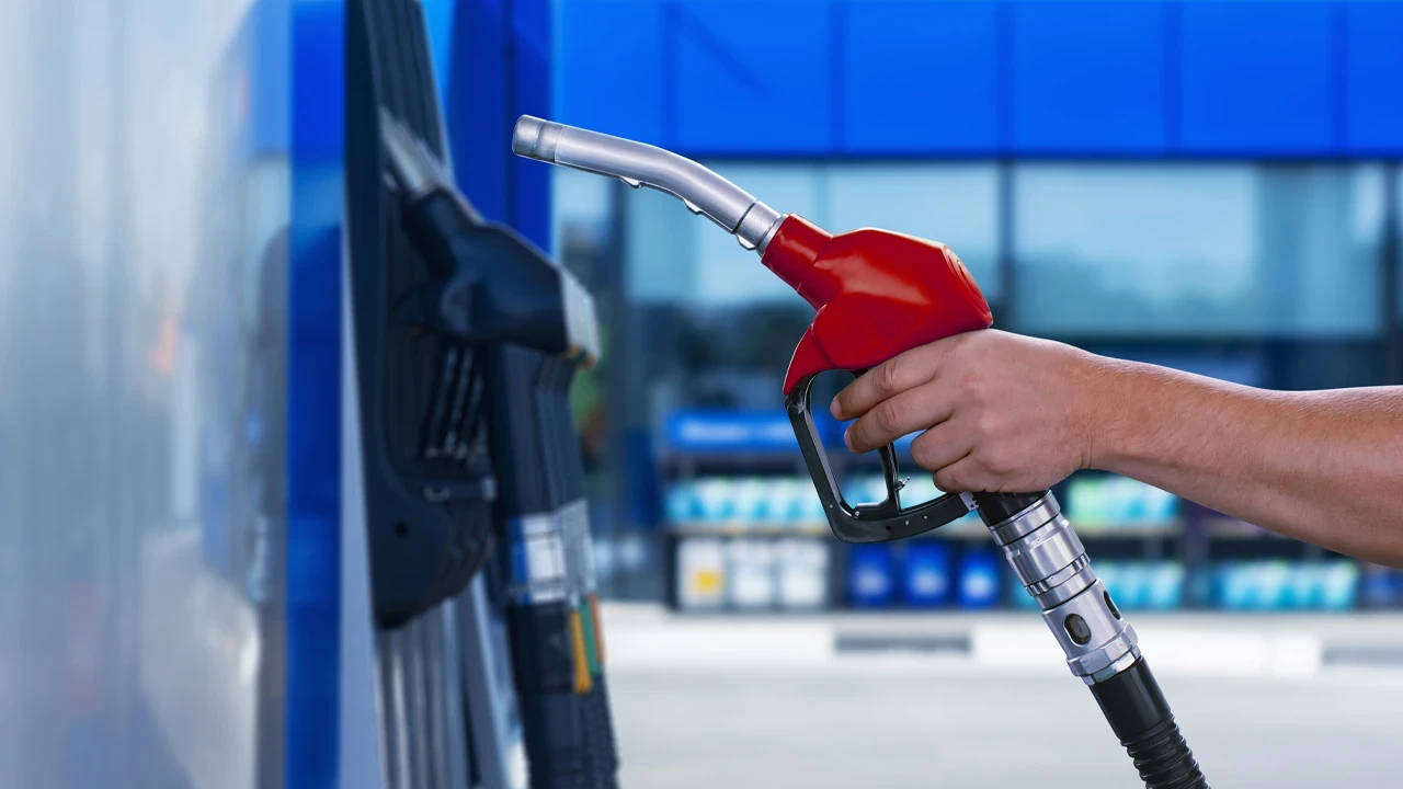 Küresel Petrolde 'Ateşkes' İyimserliği: Benzinde Eşel Mobil İndirimi Tabelada