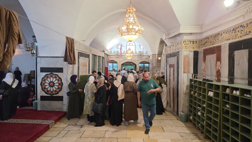 İsrail'in kısıtlamalarına rağmen Filistinliler hicri yılbaşını Harem-i İbrahim Camisi'nde karşıladı