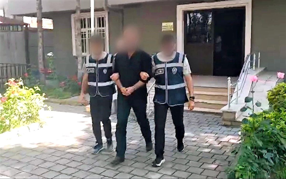 Batman'da 20 yıl kesinleşmiş hapis cezasıyla aranan firari trafik ekiplerine takıldı