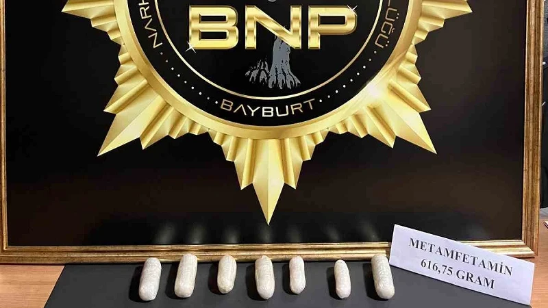 Şüphelinin eşyalarının arasında bulundu: Bayburt’ta 616,75 gram metamfetamin ele geçirildi