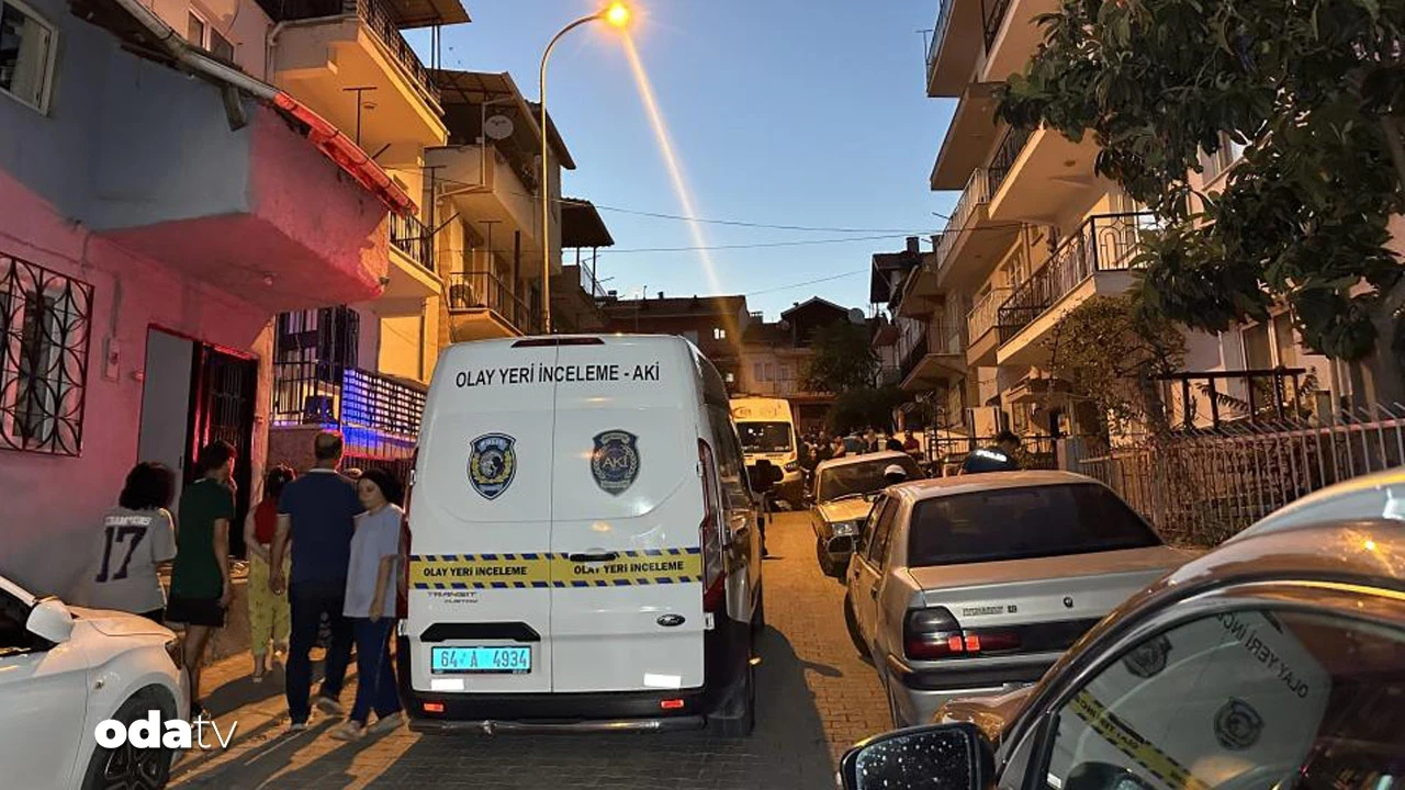 Uşak'ta dut toplarken çatıdan düşen adam hayatını kaybetti