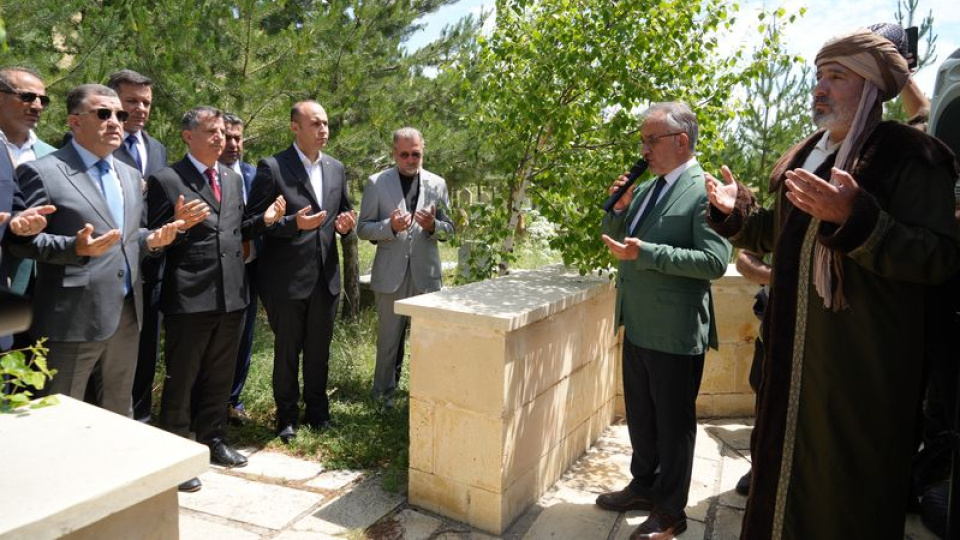 Bayburt'ta 30'uncusu düzenlenen Uluslararası Dede Korkut Şöleni başladı