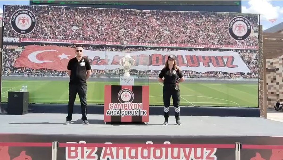 Çorum FK'nın şampiyonluk kupası kentte sergileniyor