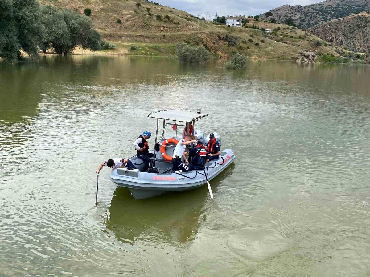 Çocuğunu kurtarmak için Kızılırmak'a giren babanın cansız bedeni bulundu