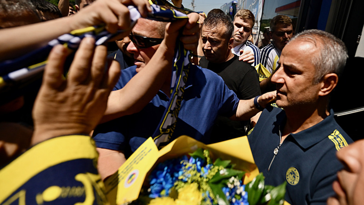 Fenerbahçe'de yeni sezon hazırlıkları: Kamp kadrosu belli oldu