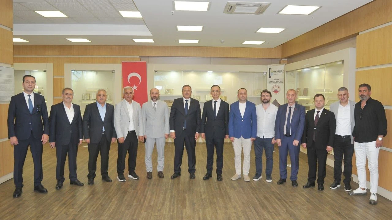 Çin'in Ankara Büyükelçisi Jiang, Trabzon Ticaret ve Sanayi Odasını ziyaret etti