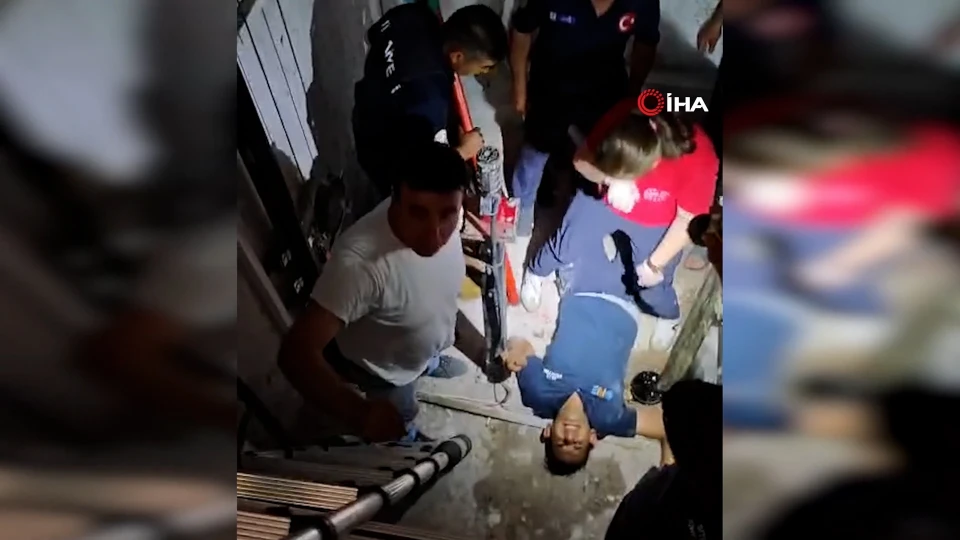 Elazığ'da 18 yaşındaki genç asansör boşluğuna düştü: İtfaiyeden kurtarma operasyonu kamerada