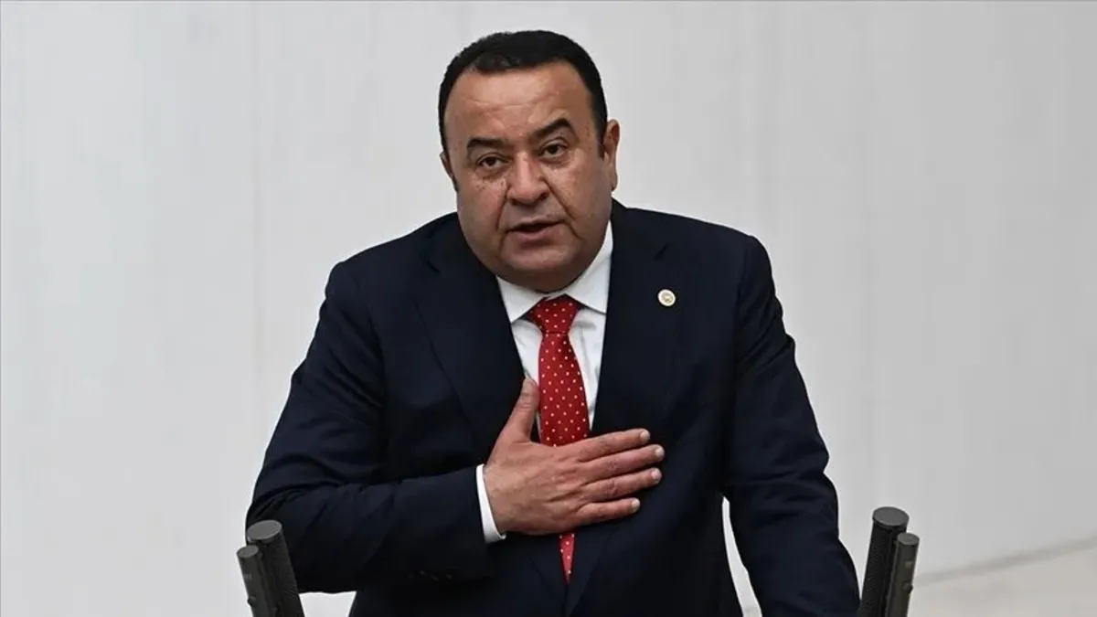 SON DAKİKA… CHP Ankara Milletvekili Adnan Beker partisinden istifa etti