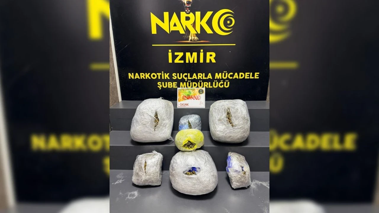 İzmir'de uyuşturucu operasyonu: 15 kilo skunk ele geçirildi