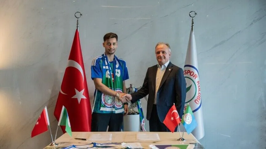 Çaykur Rizespor, Tayyip Talha Sanuç'u renklerine bağladı