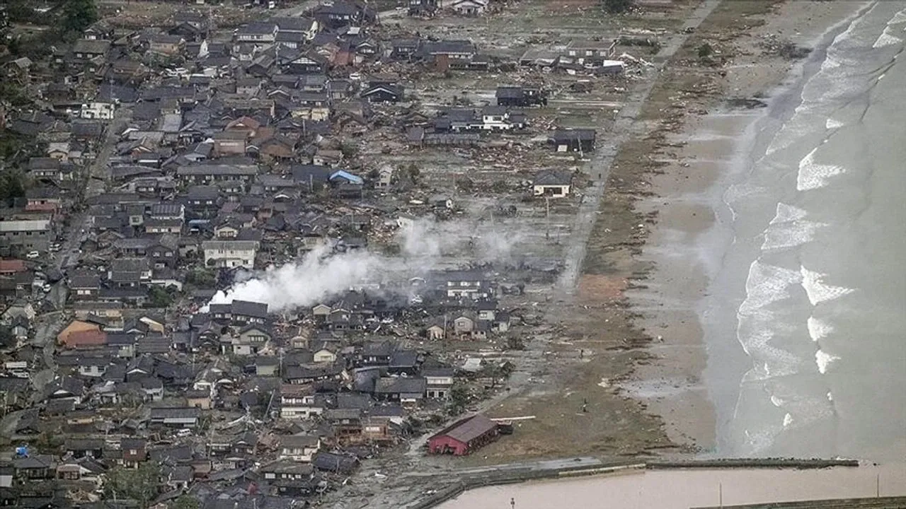 Japonya'da 7,1 büyüklüğünde deprem: Tsunami alarmı verildi