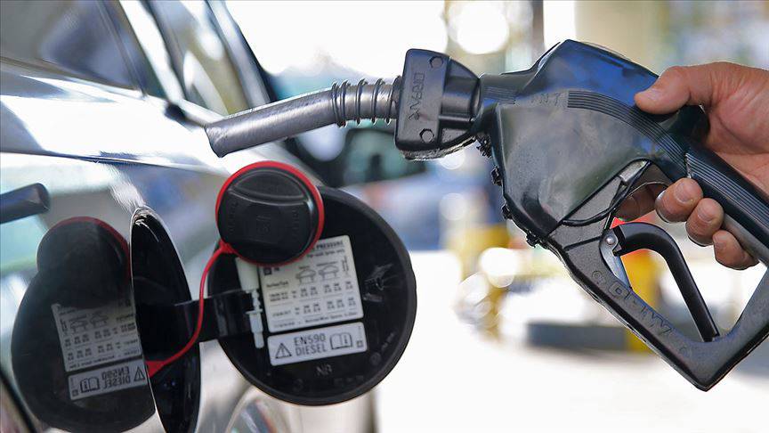 Akaryakıtta tabela değişti: Benzine indirim geldi!
