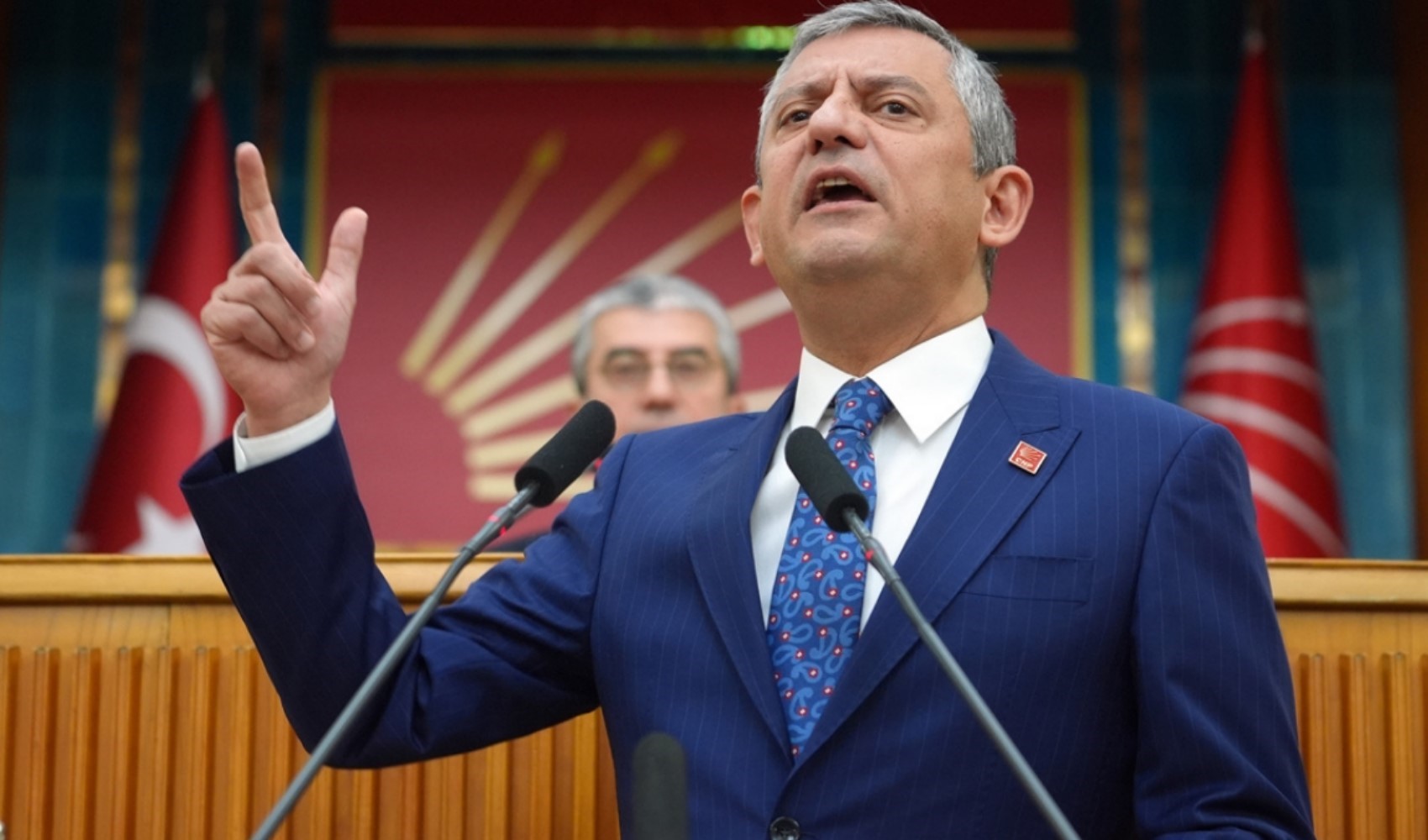 Yeni parti ihtimali CHP seçmenini hareketlendirdi: Özgür Özel'e destek nasıl?