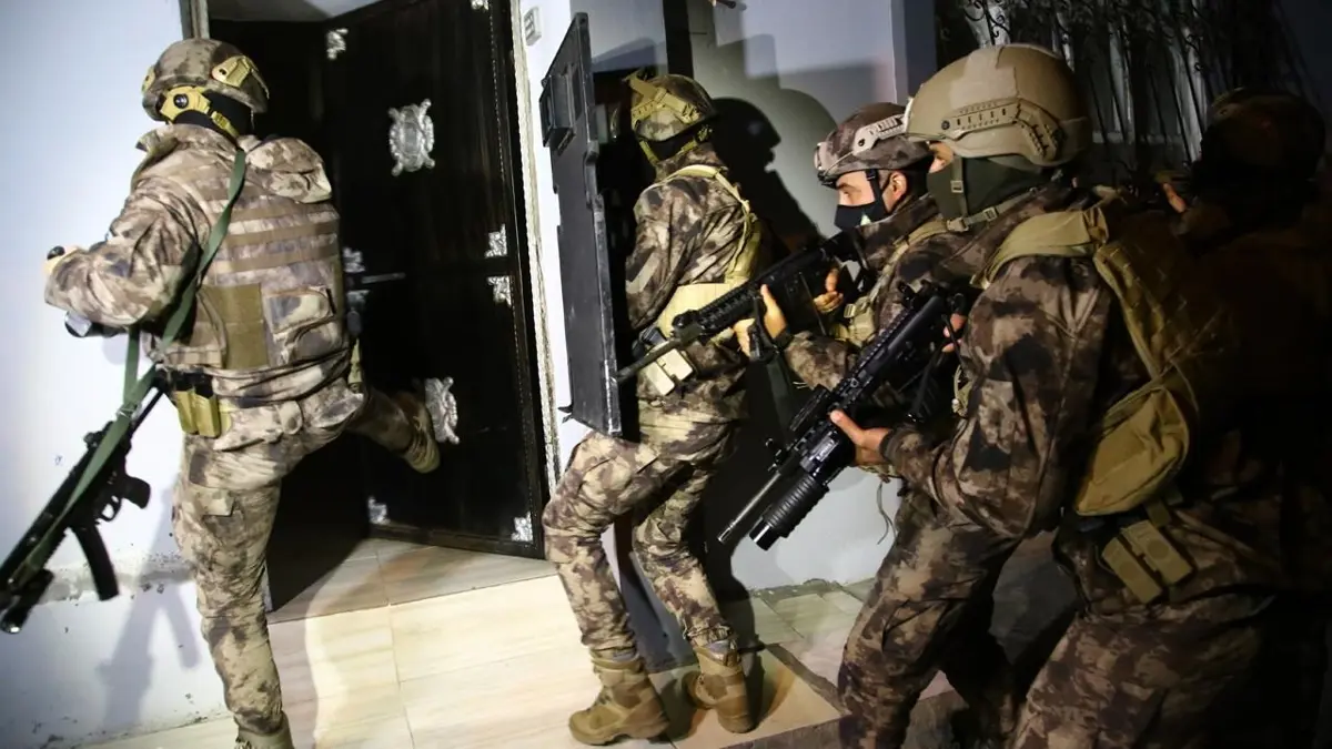 İstanbul'da DEAŞ operasyonu: Çok sayıda adrese baskın yapıldı