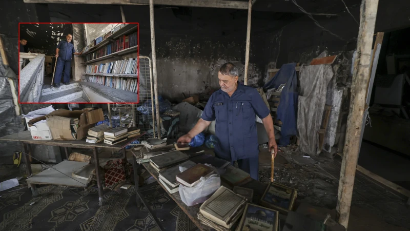 Gazze’de enkaz altından çıkarılan Kur’an-ı Kerim nüshalarını onarıyor