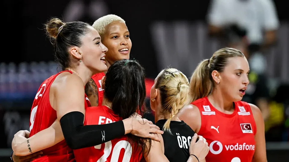 Türkiye-Tayland voleybol maçını kim kazandı? Filenin Sultanları Tayland maç sonucu ve set skorları