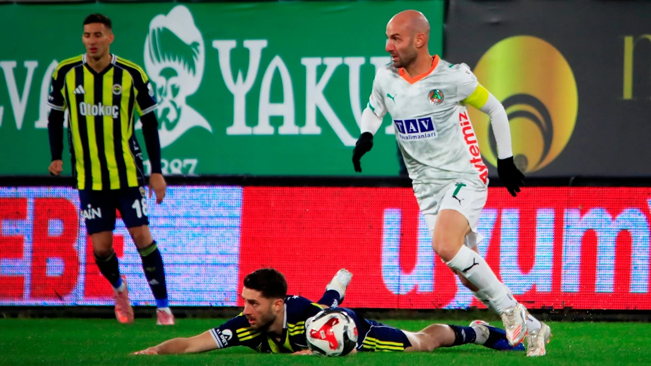 Alanyaspor efsanesi Efecan Karaca 1. Lig ekibine geri döndü